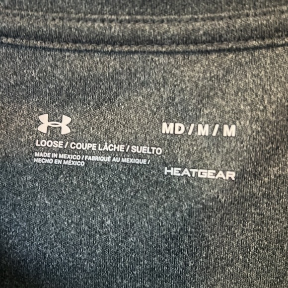 ☀️☀️Under Armour loose fit medium tank.☀️☀️ - Picture 2 of 3